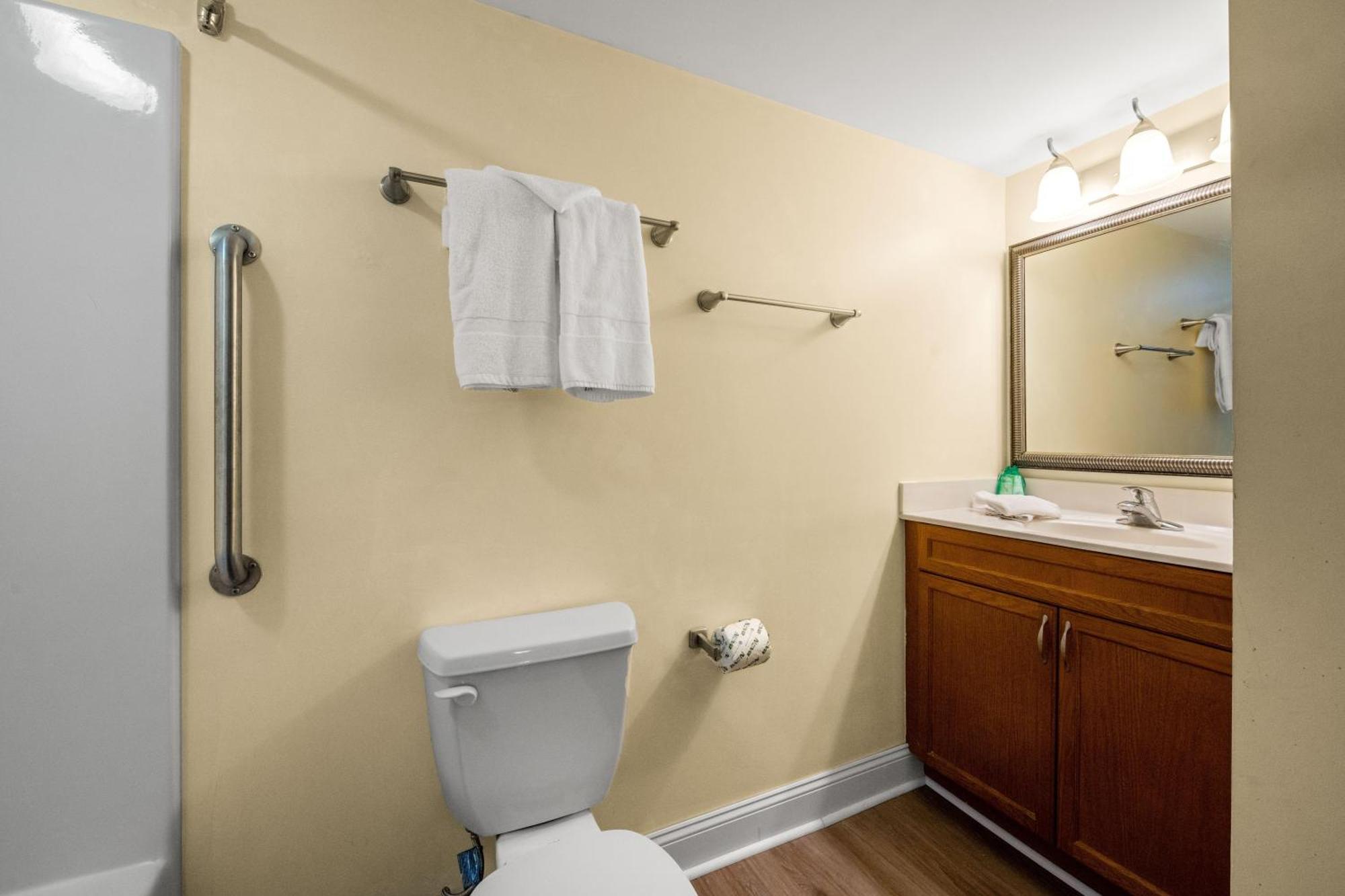 Bahama Sands Ph3 - Oceanfront - Crescent Beach Section Миртл-Бич Экстерьер фото